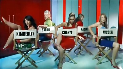 Njegov ogromni crni penis klizi u meni